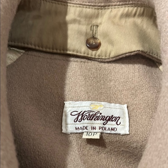 Worthington Beige Trench Coat with Belted Waist and Epaulettes Fully lined wool - Picture 17 of 17